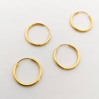 Boucles d'oreilles Huggies en acier inoxydable Bijoux qui ne ternissent pas Boucles d'oreilles en plaqué or 18 carats hypoallergéniques Huggies en acier