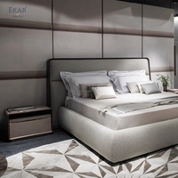 EKAR Sera Table console moderne et luxueuse en bois massif, table de chevet avec accents en cuir pour chambre à coucher