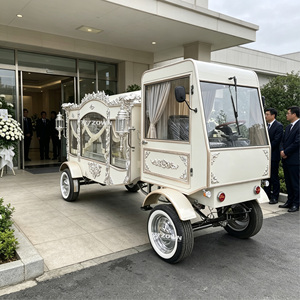 Cercueil motorisé élégant et restylé à quatre roues avec éclairage doux et système électrique fiable pour le marché international des services funéraires - Product Image 1