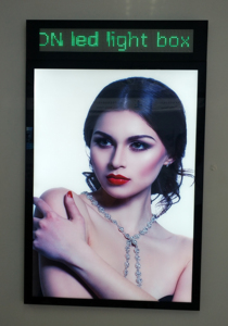 Panneau publicitaire <span class=keywords><strong>à</strong></span> <span class=keywords><strong>messages</strong></span> défilants, boîte <span class=keywords><strong>à</strong></span> lumière LED - Product Image 2