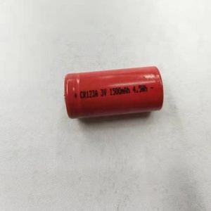 Batterie primaire au lithium non rechargeable <span class=keywords><strong>3</strong></span> <span class=keywords><strong>volts</strong></span> <span class=keywords><strong>3</strong></span>.0v 3v 1500mah 1300mah Cr123 Cr17335 Cr16340 Pile Cr 123a - Product Image 2