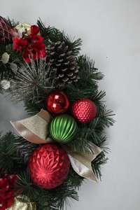 Guirnalda Navideña Decorativa para Puerta, Bola Roja, Guirnalda de Navidad de PVC con Forma de Piña - Product Image 3