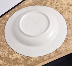 Services de vaisselle en céramique modernes, luxueux, durables et écologiques, blancs, en stock : assiettes, bols, tasses, soucoupes, compatibles four, micro-ondes et lave-vaisselle - Product Image 5