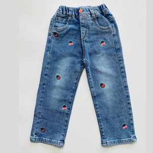 Vente en gros d'usine de pantalons jeans décontractés pour filles pantalons en denim brodés avec motif de dessin animé pour filles - Product Image 6