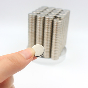 Imanes Redondos de Disco de 15x3 mm, Imanes Pequeños para Manualidades, 15*3 mm, Imán de 15 mm, 3 mm de Grosor, Imán Fuerte de <span class=keywords><strong>Neodimio</strong></span> <span class=keywords><strong>N35</strong></span> de 15x3 mm - Product Image 3