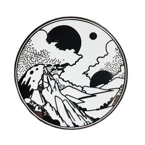 Top vente personnalisé broche broches croquis <span class=keywords><strong>nuit</strong></span> Fine Art métal doux dur émail univers <span class=keywords><strong>Photo</strong></span> <span class=keywords><strong>montagne</strong></span> broche Badge pour cadeau Souvenir - Product Image 4