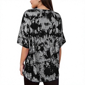 Camiseta Oversize Tie Dye para Mujer, Manga Corta, Cuello Redondo, Corte Holgado, en Algodón/Bambú Negro, Tejido Transpirable, Primavera/Verano - Product Image 5