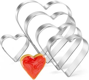 Ensemble de 5 <span class=keywords><strong>emporte</strong></span>-pièces en forme de cœur en acier inoxydable, petits moules à biscuits pour enfants, fêtes d'<span class=keywords><strong>anniversaire</strong></span> et de fin d'année - Product Image 1