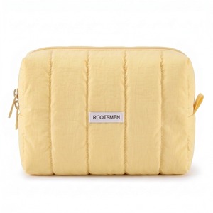 Trousse de Maquillage Matelassée Jaune Beurre Rembourrée Moyenne avec Fermeture Éclair Lisse en Polyester Personnalisable Logo OEM Voyage - Product Image 3