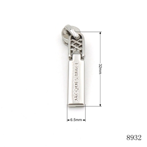 Tirette de <span class=keywords><strong>fermeture</strong></span> <span class=keywords><strong>éclair</strong></span> en alliage de zinc de 30 mm, design personnalisé de luxe, avec logo, plaqué argent, petite tirette en métal # 3 pour sacs et vêtements - Product Image 3