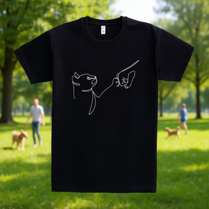 Paw Five di Explicitdesign T-shirt nera con disegno artistico di cane, taglia unisex per adulti - Product Image 3