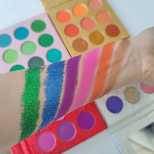 Palette di ombretti impermeabili ad alta pigmentazione di colore per il trucco palette di ombretti vegani personalizzati con glitter di alta qualità con etichetta privata