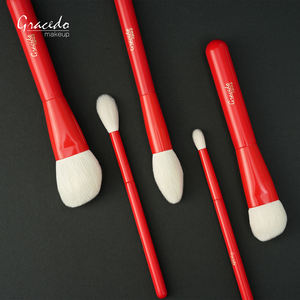 Nouvel ensemble de 5 pinceaux de maquillage de luxe 2026, poils en nylon blanc de qualité supérieure, manche en bois rouge, professionnel, pour le visage complet et le maquillage quotidien - Product Image 3