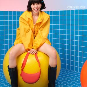 Fungoofun Banana Style Crossbody Bag Verano de moda impermeable Dumpling Shoulder Bag All-match Casual Style para hombres o mujeres - Product Image 4