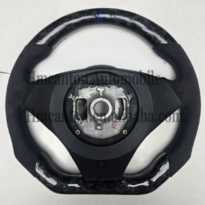 Nouvelles arrivées en stock : Volant sport en fibre de carbone forgée et Alcantara avec bande rayée pour BMW E60 2007 - Product Image 3