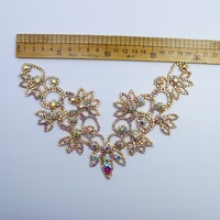 Motif floral en strass super scintillant en forme de V, applique en cristal cousue à la main, accessoires de robe et coiffure de mariée