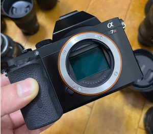 กล้องดิจิตอล Sony A7 R หน้าจอแบบพับได้ ถ่ายภาพต่อเนื่อง 4.0fps I กล้องดิจิตอล A7 R A7 R A7 R - Product Image 1