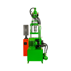 Mini machine de fabrication de jouets et de couvercles de sandales de bureau de 35 tonnes, machine à injection verticale pour ampoules LED, prix des machines plastiques - Product Image 6