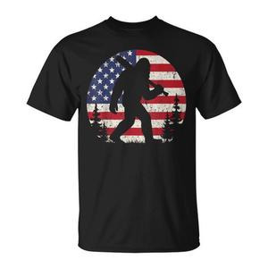 Camiseta patriótica Bigfoot con diseño de bandera estadounidense del 4 de julio - Product Image 1