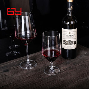 Copa de Vino de Cristal Transparente de 570 ml, Hecha a Mano, con Tallo, Diseño Moderno de Lujo con Rayas Verticales, Elegante Copa Artesanal - Product Image 2