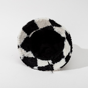 Cappello a Secchiello Unisex in Peluche a Quadri, Caldo per l'Inverno e per Viaggi all'Aperto - Product Image 3