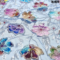 Tissu brodé de luxe haut de gamme de Bolivie, dentelle perlée et à sequins faite à la main en France, idéal pour les robes de mariée et de soirée