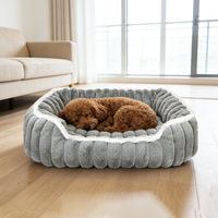 Nouvelle Arrivée - Coussin pour Animaux de Compagnie en Peluche Carré Quatre Saisons, Design Rayé Épais, Lit Confortable pour Chiens et Chats, Matelas pour Sommeil Profond, Utilisation Intérieure