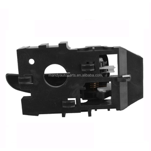 Produk baru gagang pintu dalam sisi kiri hitam OEM 82610-2E000/2005 untuk h-yun-dai t-ucson 2009-