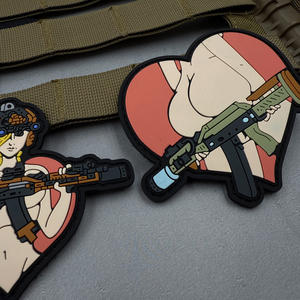 Patch en caoutchouc souple PVC tactique fille patchs amusants 3D avec crochet - Product Image 4