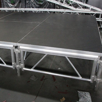Scène extérieure mobile de luxe antidérapante pour événements, podium facile à installer, équipement d'éclairage pour concerts et mariages, scène extérieure en aluminium