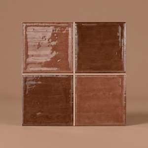 Set di 4 Piastrelle in Terracotta di Catania, Finitura Rustica Marrone Smaltata per Pareti e Pavimenti - Product Image 1