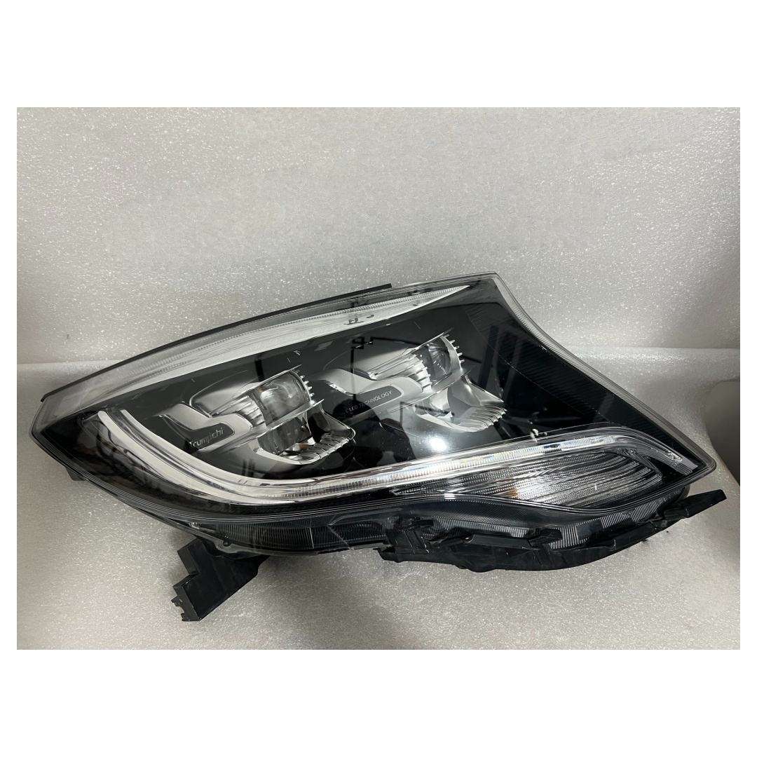 สีขาวอบอุ่น