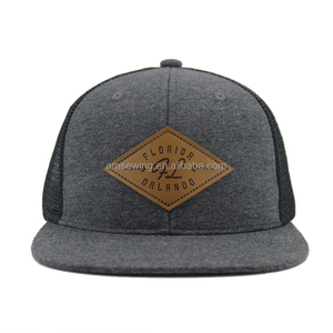Gorra Trucker Estilo Richardson 112 Premium Personalizada con Parche de Cuero y Malla Gris Jaspeado para Uso Casual al Aire Libre - Product Image 1