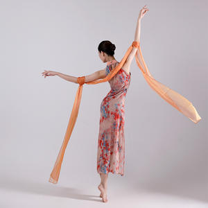 Falda larga de rendimiento de seda que fluye de estilo chino <span class=keywords><strong>Cheongsam</strong></span> sin mangas de baile clásico con abertura alta - Product Image 3