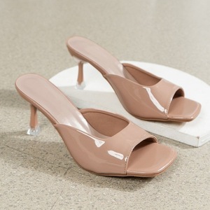 Mules en cuir verni noir, nude et blanc, à bout carré ouvert, talon aiguille, à enfiler, pour soirée et mode - Product Image 1