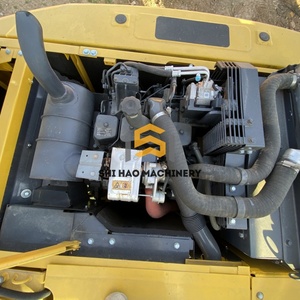 Excavatrice hydraulique sur chenilles d'occasion Komatsu PC160 de 16 tonnes avec rétrocaveuse, modèle japonais d'origine pour projets de ponts - Product Image 4