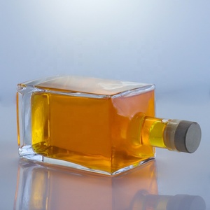 Botella de Vidrio Cuadrada Vacía de Fondo Grueso Premium para Licores, Whisky, Bebidas Espirituosas, Botella de Vino de Frutas Personalizada al por Mayor - Product Image 3