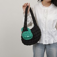 Nouvelle Pochette de Voyage Mini Matelassée en Nylon Coloré avec Breloque, Sac à Monnaie Promotionnel