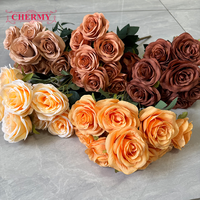 Bouquet de 9 roses artificielles rouges en soie Dalian Chermy pour centres de table de mariage et décoration intérieure