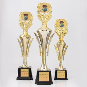 Trofeo dorado de plástico a precio barato al por mayor, diseño sencillo, tapa de trigo personalizada, base en blanco negra, premios de trofeo de estudio personalizados - Product Image 2