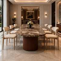 Ensemble de table à manger ovale en marbre de luxe moderne de style américain avec base en bois cannelé et chaises rembourrées