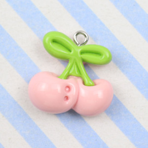 Breloques en résine esthétiques et mignonnes en forme de fruits pour la fabrication de porte-clés, fournitures DIY pour porte-clés, pendentifs fraise, pêche, avocat, composants et accessoires - Product Image 2