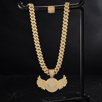 Collier Pendentif Cœur Ailes d'Ange Serties de Strass en Alliage avec Chaîne Cubaine, Bijoux de Mode Hip Hop pour Hommes et Femmes, Vente en Gros, Style Cadeau