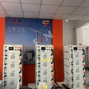 Système d'énergie solaire hybride 240V hors réseau de 60 kW à 100 kW, solution complète pour les particuliers et les entreprises, utilisation commerciale personnalisée - Product Image 5
