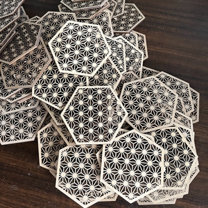 <span class=keywords><strong>Gravure</strong></span> <span class=keywords><strong>et</strong></span> découpe Sous-verre hexagonal en <span class=keywords><strong>bois</strong></span> Décoration de table Artisanat Sous-verre creux au laser en <span class=keywords><strong>bois</strong></span> naturel - Product Image 6