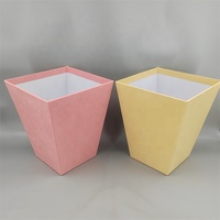Boîtes d'emballage de luxe pour bouquets de fleurs en velours, forme trapèze, avec gaufrage personnalisé et revêtement UV mat