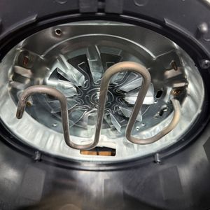 Freidora de aire eléctrica todo en uno de 6L con forma de hogar moderno, construcción de plástico duradero, máquina doméstica de gran capacidad - Product Image 5