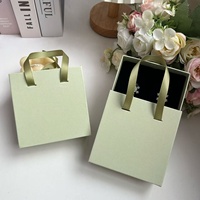 Boîte de présentation de bijoux carrée haut de gamme, personnalisable avec logo estampé, emballage coulissant pour accessoires, collier, boucles d'oreilles, bague, coffret cadeau