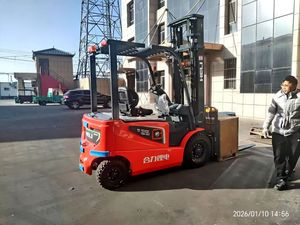 Montacargas Eléctrico de 1.5T y 4 Ruedas con Contrapeso y Batería de Litio, Precio Especial de Fábrica al por Mayor - Product Image 4