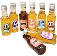 Bouteilles d'alcool en plastique PET transparent de 50ml 120ml 150ml Mini bouteille de jus de liqueur avec bouchon en aluminium